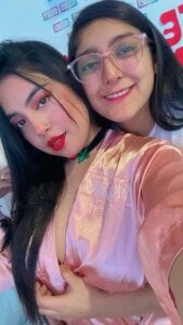 PamelaFtMia Public Pic 4