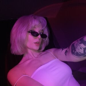 aka_Blonde Public Kuva