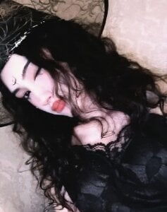 GenevaArton Little witch Pic