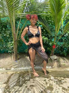 Anais2307 Public Pic 3