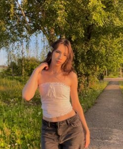 KirstieHower Public Hình 3