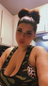 Ur fav baddie de Salvibaddie  4 photos