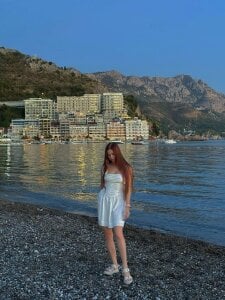 fuckmolly Public Pic 4