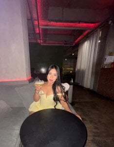 Sofia_fantasyy nights 🍷💛 Pic