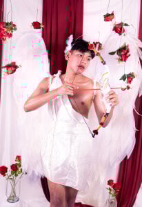 Liam_Sinclair 🌹💎 Delicate frame, unforgettable energy. Pic 2