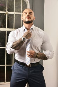 At office de Michael_Fame  4 Imagens