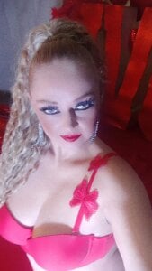 Alejaa__Fox Be sure to select Aleja as a favorite and follow her ! Pic 2