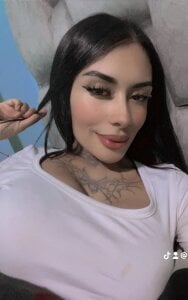 Karina_Garcia21 Public Pic 3