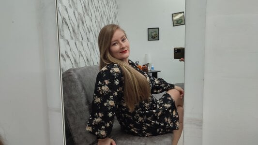 LizzClark So sexy Lizz Pic