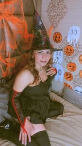 Corina_Taylor_ Halloween👻 Pic 4