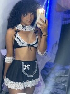 ailen_aria mucama Pic