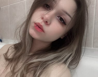 MilaMiuu Public 사진