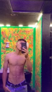 Axel_DavisSM Public  2টি ছবি