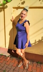 MilfDolores Public Pic 9
