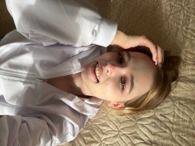 MeganHazlett I'm resting and gaining strength💕 Pic 5