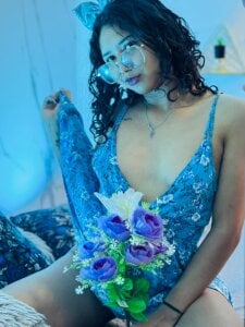 SamanthaFox_8のCaresses in Pinkの 2枚の写真