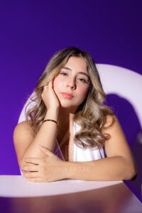 MelodyRey_ L I R I O S 💜 Pic 6