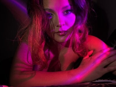 Amatista_desireの😈💜の 8枚の写真