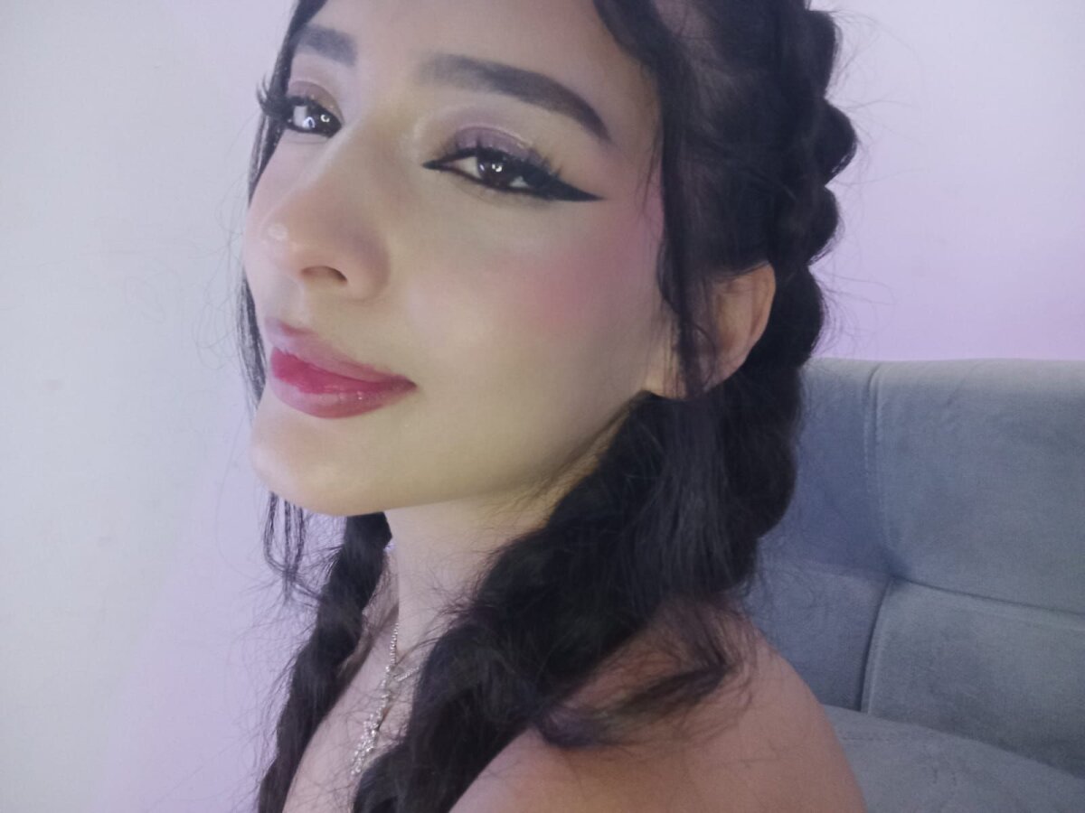 JuliethaFox 님의 트렌드 중인 사진  7721개