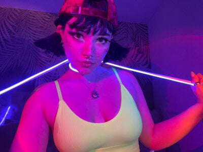 Ungoliant_Kiss Neon Pic 3