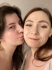 LaneDoellのsexy girlsの枚の写真