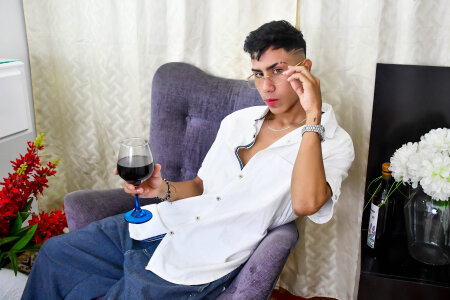 AlanNaughty loving wine 사진 4