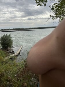 MikyVesela Hot boobs 🥵🥵🥵 Pic 5