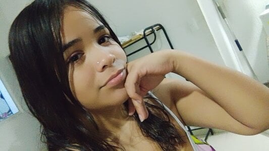 Keely_white Public slika 2