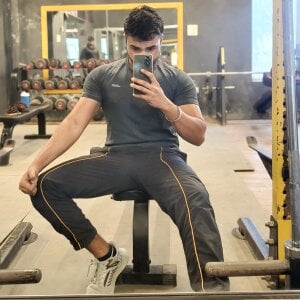 cyanidecuriosity Hooked Foto 2