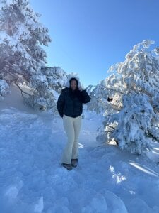 ThianaLopezのSnowy Dream Girlの枚の写真