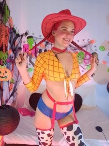 Carolinagarcia12345 🤠👻COWGIRL HALLOWEEN 🤠🎃 Pic 5