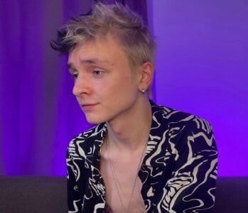 Logan_mett Public Pic 2