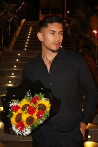 Aaronfox_x Invite me to a romantic dinner Pic