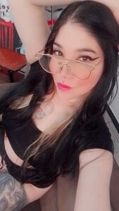 sharonnleon at home Pic 3