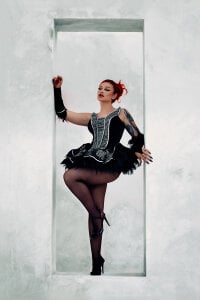 LeaThompson Black Swan Photo