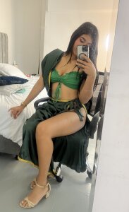 Sometimes the silence groans de _Ananyaa_lovd  2 photos