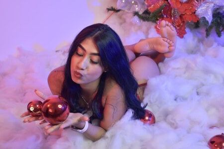 Elody_rousse A little gift that doesn't come wrapped 🎄🔥🥰 Pic