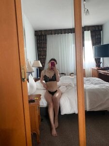 MeganBabyFox Public 사진 3