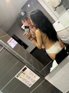 Join Arianna_and_max Live Sex Chat - Profiles, Reviews, & Porn