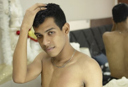 sven_basquia Welcome to my bedroom! Gambar