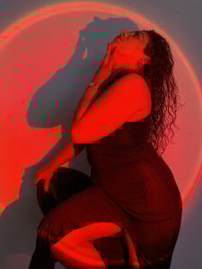 Serena_Houstonn Sexy Dark Pic 6