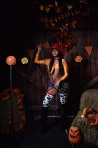 EMILYY_WALKER Halloween Cowgirl! Pic 3
