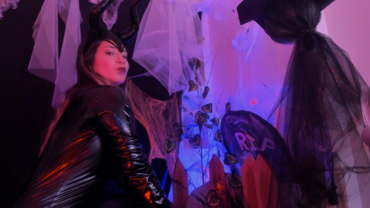 I am your mistress of the darkness od Sarah_Mistress_  snímek