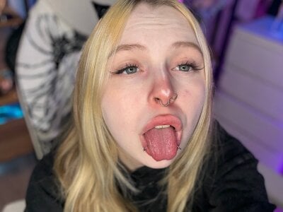 ElvenQueen U so cutie টি ছবি