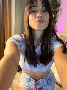 lizzy_kane Ya tengo lush para tener tus vibras dentro de mi 🌸💟 Pic 2