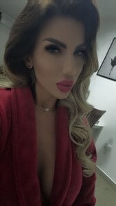 LoreennAny Priviri care topesc 😍  2. fénykép