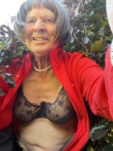 Dorle45 Schön ist es im Garten Pic 4