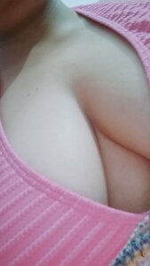 Public de BustyHotWifey  3 Imagens