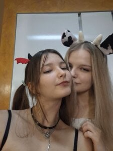 DongMolt Klara and shelly Immagine  8