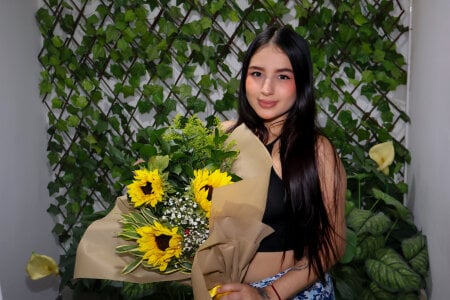 Ashley_Evans22 SunFlowers Pic 5